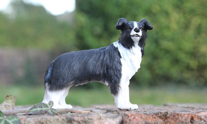 1/32 scale Collie Sheep Dog hand painted Beautiful 