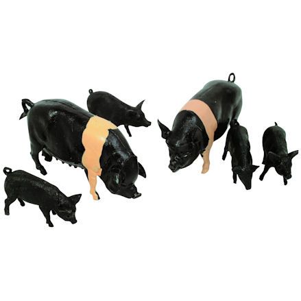 Britains 40965: Saddleback Pigs, 1:32 Scale