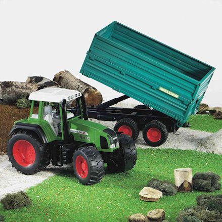 Bruder 02068 Fendt Favorit 926 Vario Tractor, display